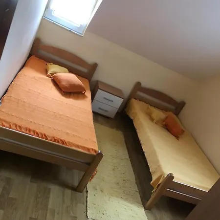 Vikendica Maksimovic - Tara - Primamo Vaucere